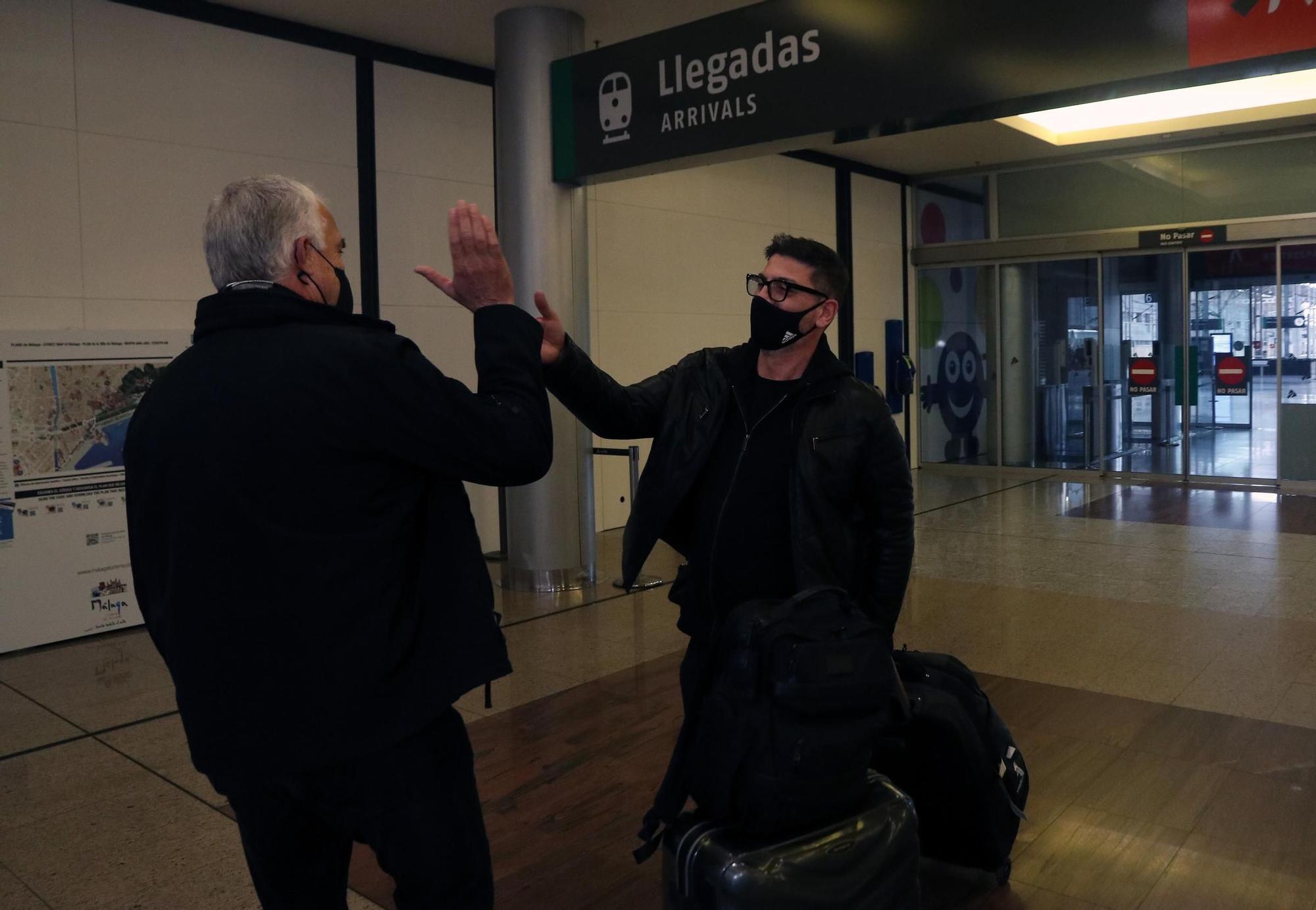 El griego Fotis Katsikaris, en la estación María Zambrano, a su llegada a Málaga.