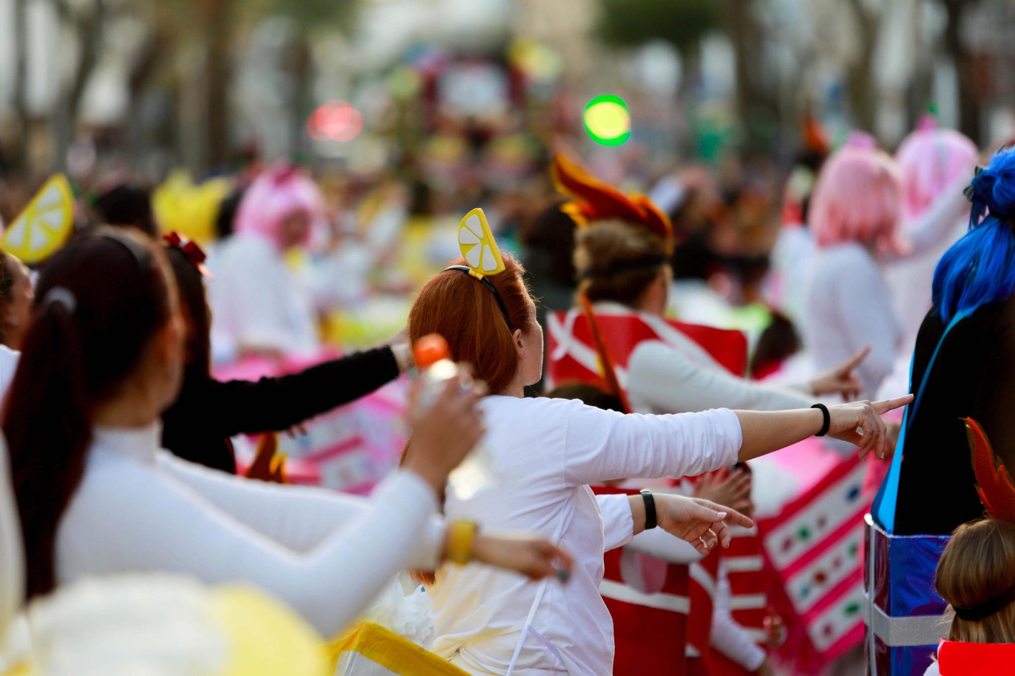 Todas las imágenes de la rúa de carnaval 2023 en Santa Eulària