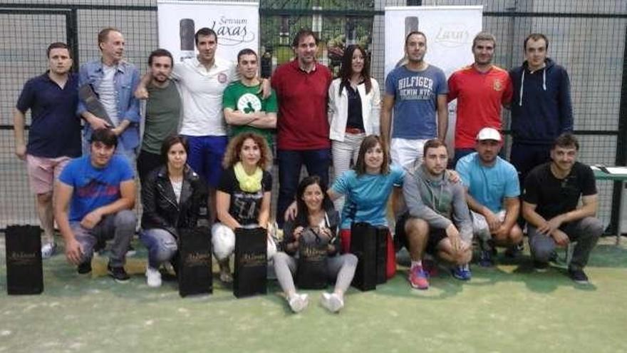 Formación con los vencedores del torneo.