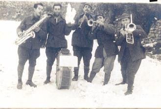Músics dels "Galgos" en el front.