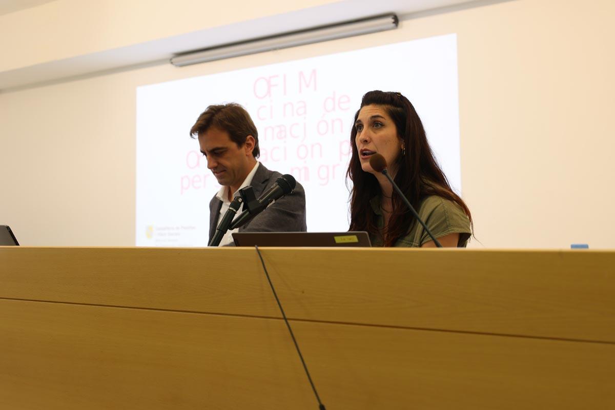 Las jornadas de regularización de inmigrantes de Sant Antoni, en imágenes Las jornadas de regularización de inmigrantes de Sant Antoni, en imágenes