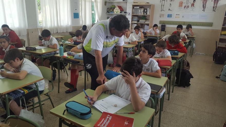 Alumnos del colegio San Francisco de Asís, de Mijas, haciendo las pruebas hace dos años.