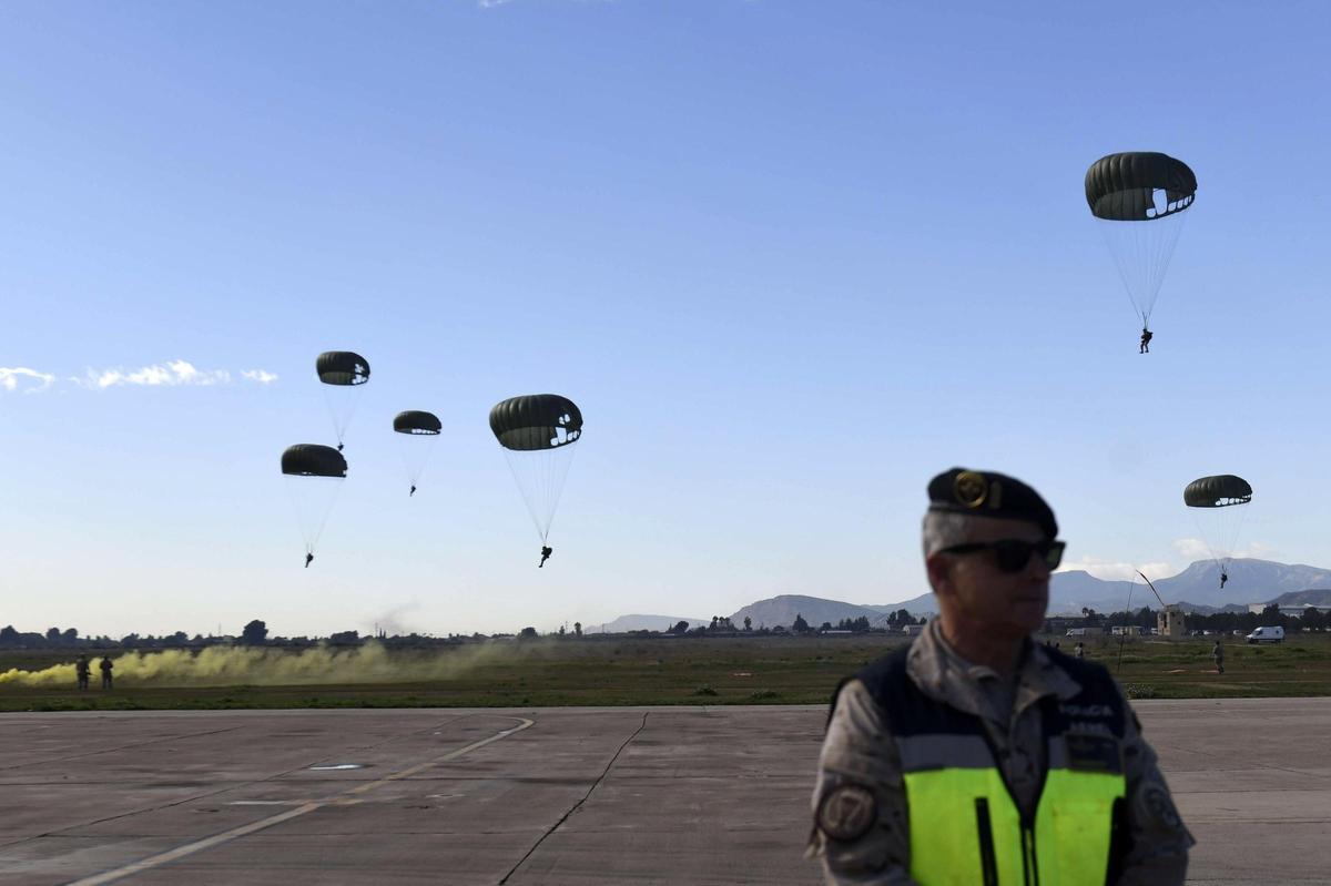 78° aniversario del primer lanzamiento paracaidista del Ejército del Aire en Alcantarilla