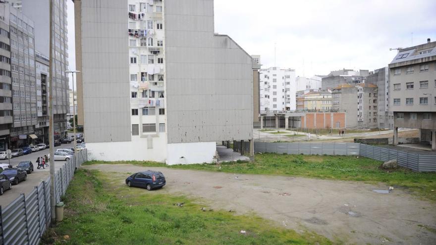 Terrenos del polígono residencial Plaza Porticada II, junto a la iglesia de San Francisco.   | // CARLOS PARDELLAS