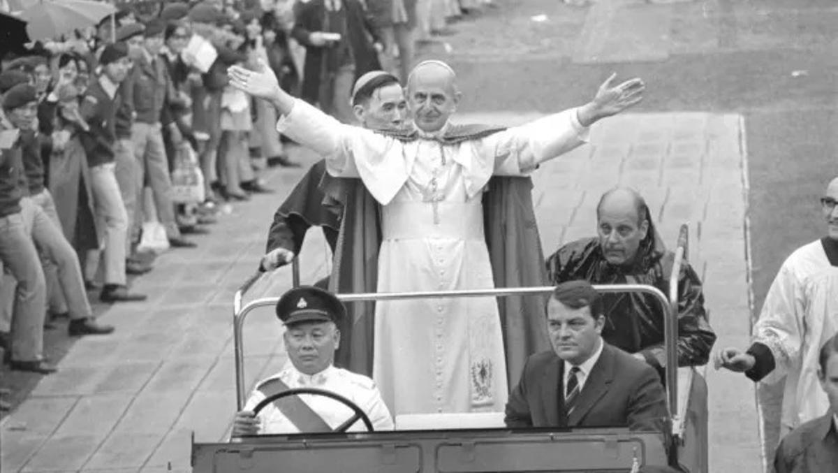 Pablo VI en su escala en Hong Kong en 1970