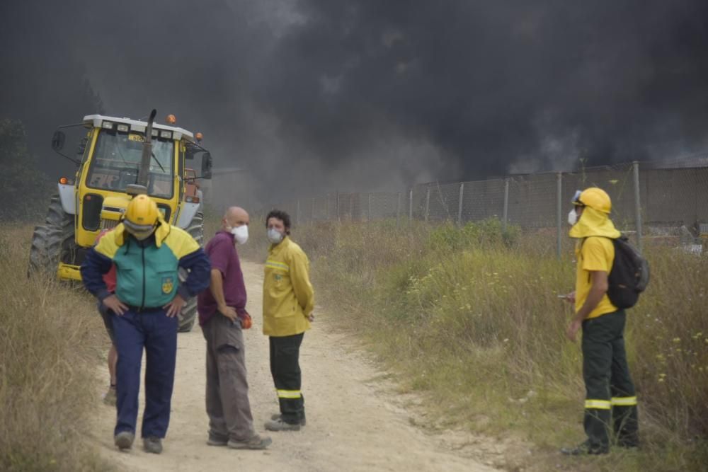 Incendi a la fàbrica Bo de debò a Sant Vicenç de Castellet