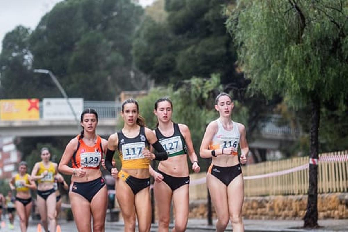 Daniela Gaitán (117) va quedar tercera en els deu quilòmetres