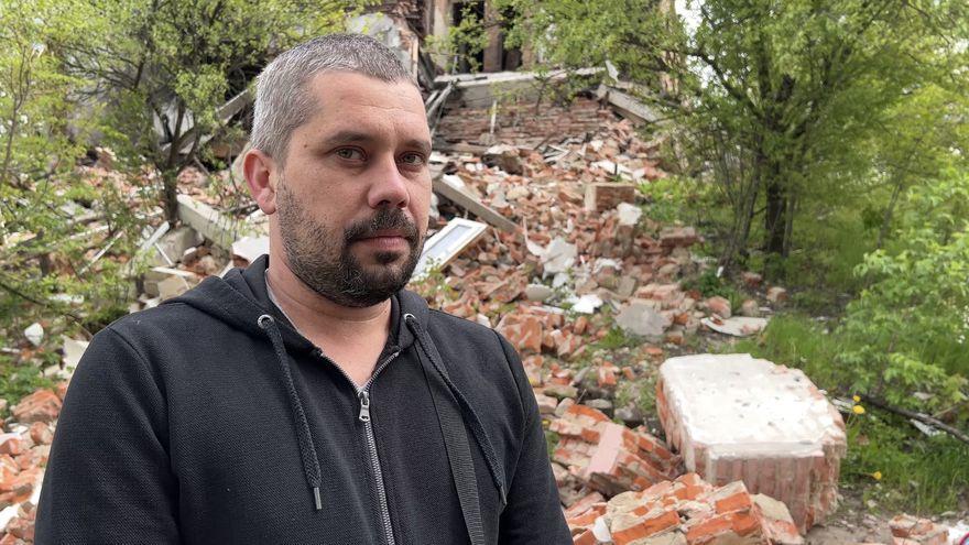 Vadim Polyak, un residente en el sur de Járkov, la zona duramente atacada por las tropas rusas.