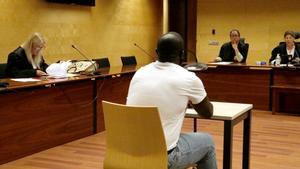 El acusado de la violación múltiple en Blanes, durante el juicio en Girona.