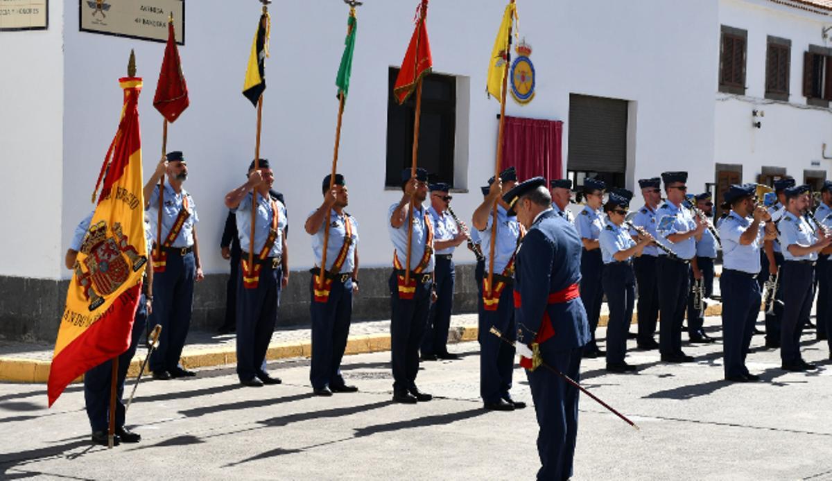 El general Vidal pasa revista.