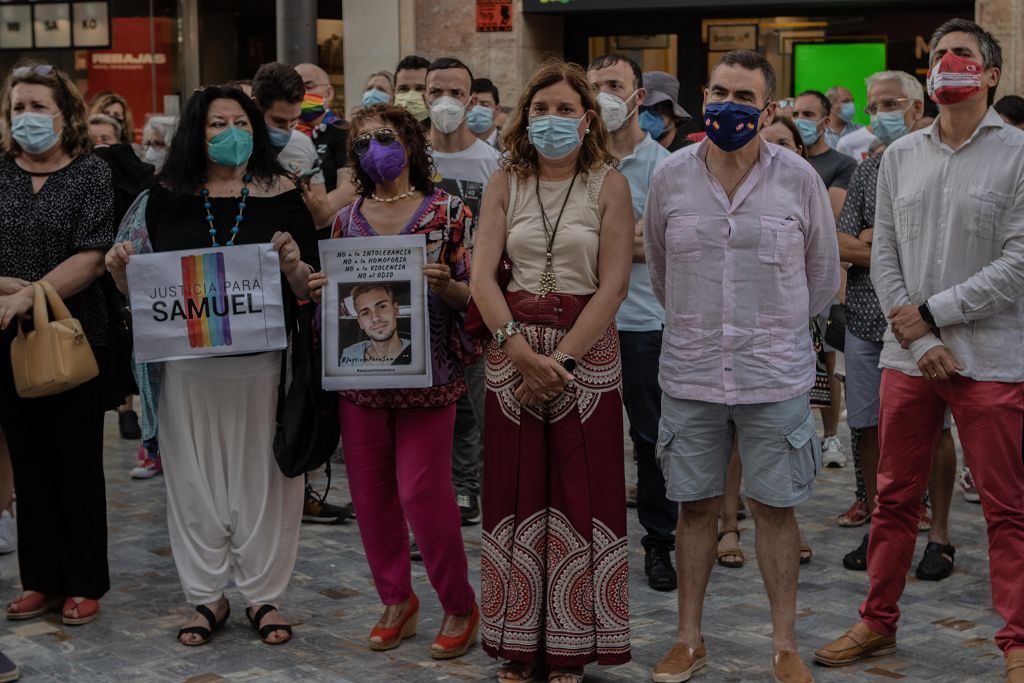Concentración en Cartagena para pedir justicia por el asesinato homófobo cometido en Galicia