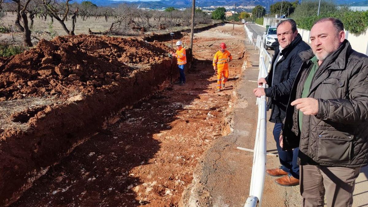 El alcalde Pallarés y el edil Torner visitaron las obras de la avenida Borriol.