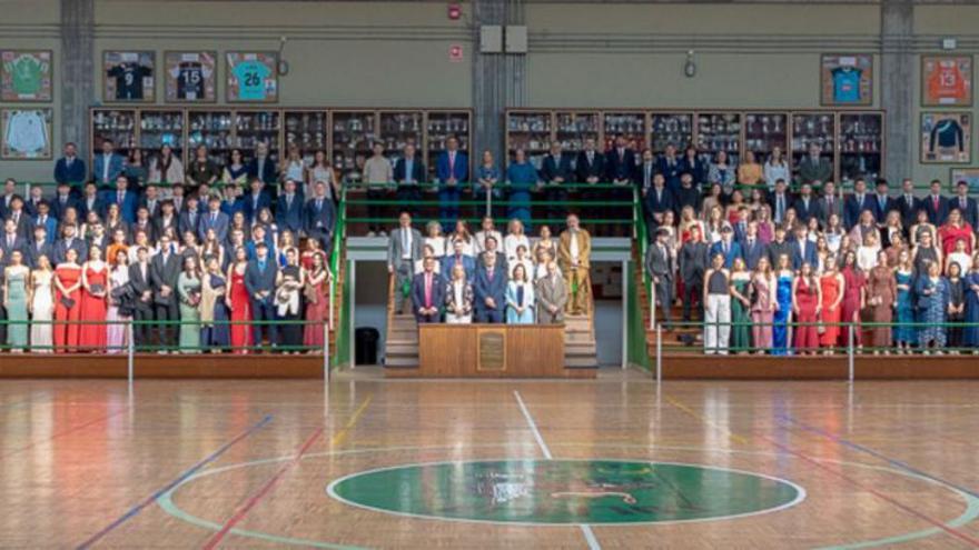 Masiva Graduación de FP en el Liceo La Paz de A Coruña, con mil asistentes