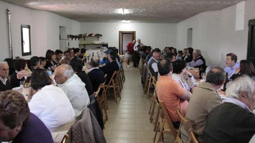 Xuntanza de los comuneros de la parroquia de Xuntáns