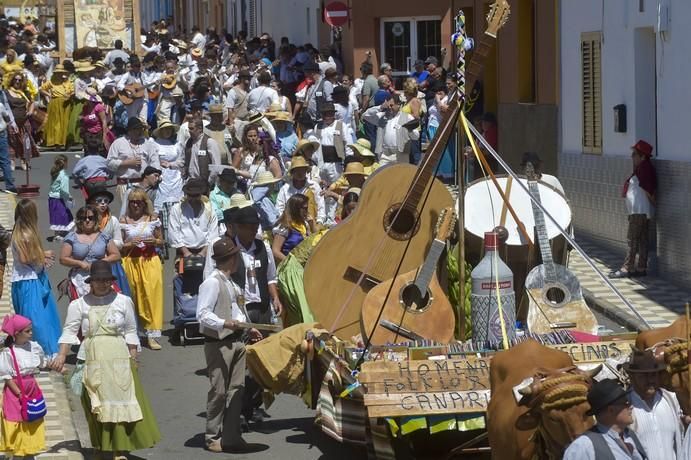 VI Romeria ofrenda San José Obrero, en el Cruce ...