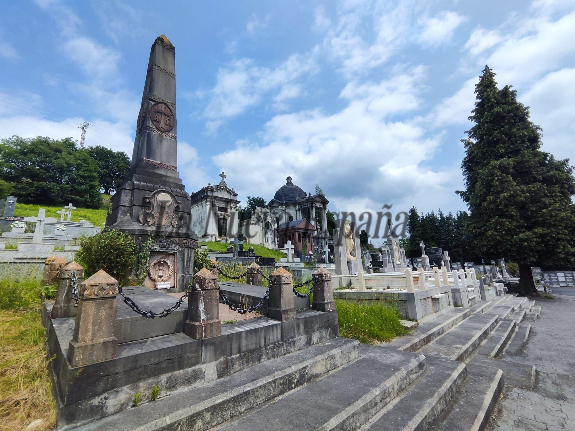 El camposanto de Grado, en imágenes