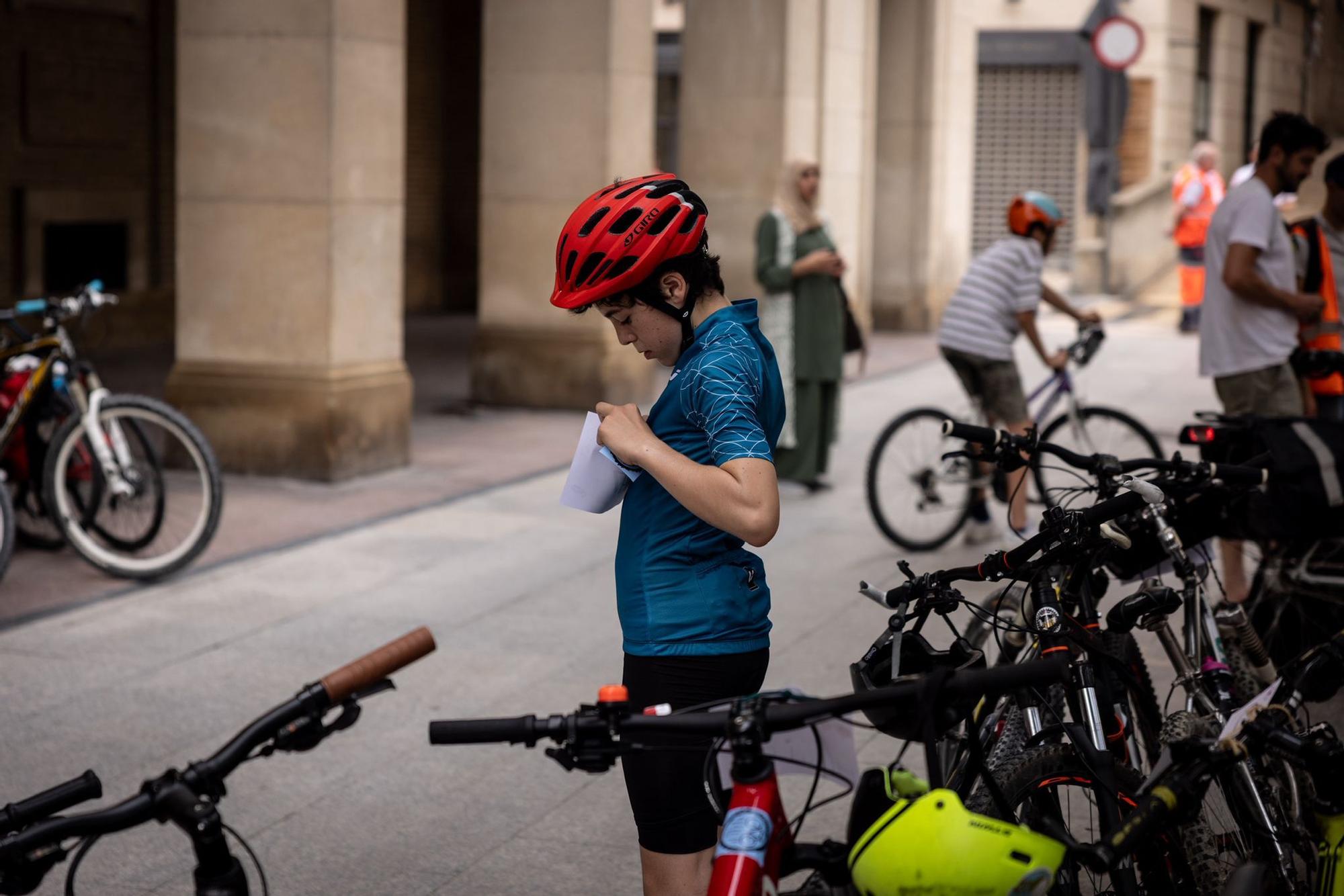 En imágenes | La tradicional bicicletada escolar toma las calles de Zaragoza este domingo