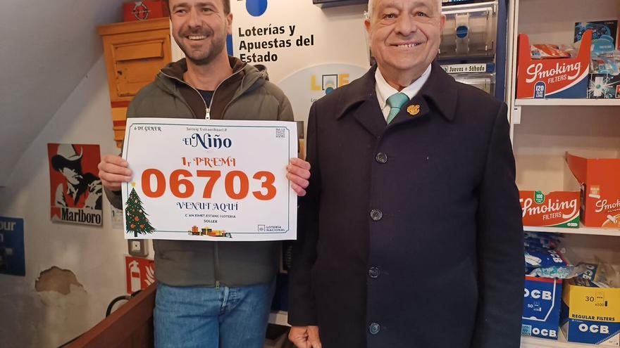 Bartomeu Oliver del estanco de Can Ximet de Sóller: "Es un número feo pero es la primera vez que el Niño toca en Sóller"