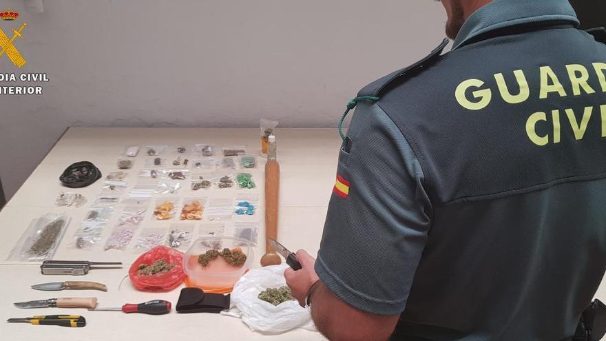 Un detenido y drogas y armas intervenidas en los accesos a un festival musical