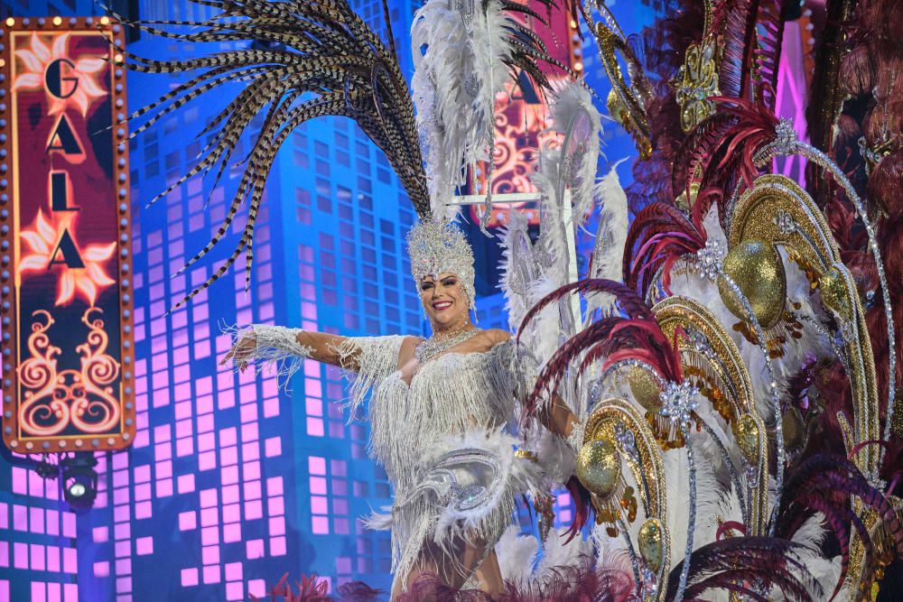 Candidatas durante la Gala de Elección a Reina del Carnaval de Santa Cruz