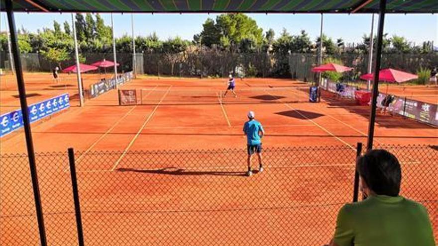 El montijano Alberto Barroso pasa a cuartos de final del Trofeo Orencio Carrascal