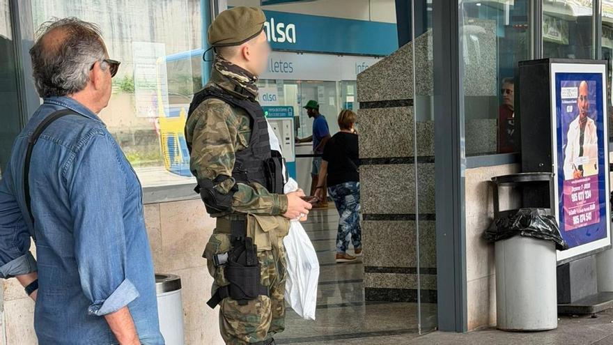 Alarma en la estación de autobuses de Oviedo: detienen a un hombre por simular que llevaba un arma