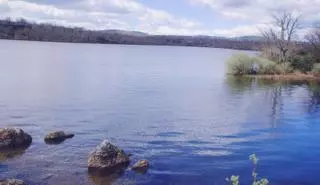Fresno de la Carballeda, entre bosques y el embalse de Valparaíso