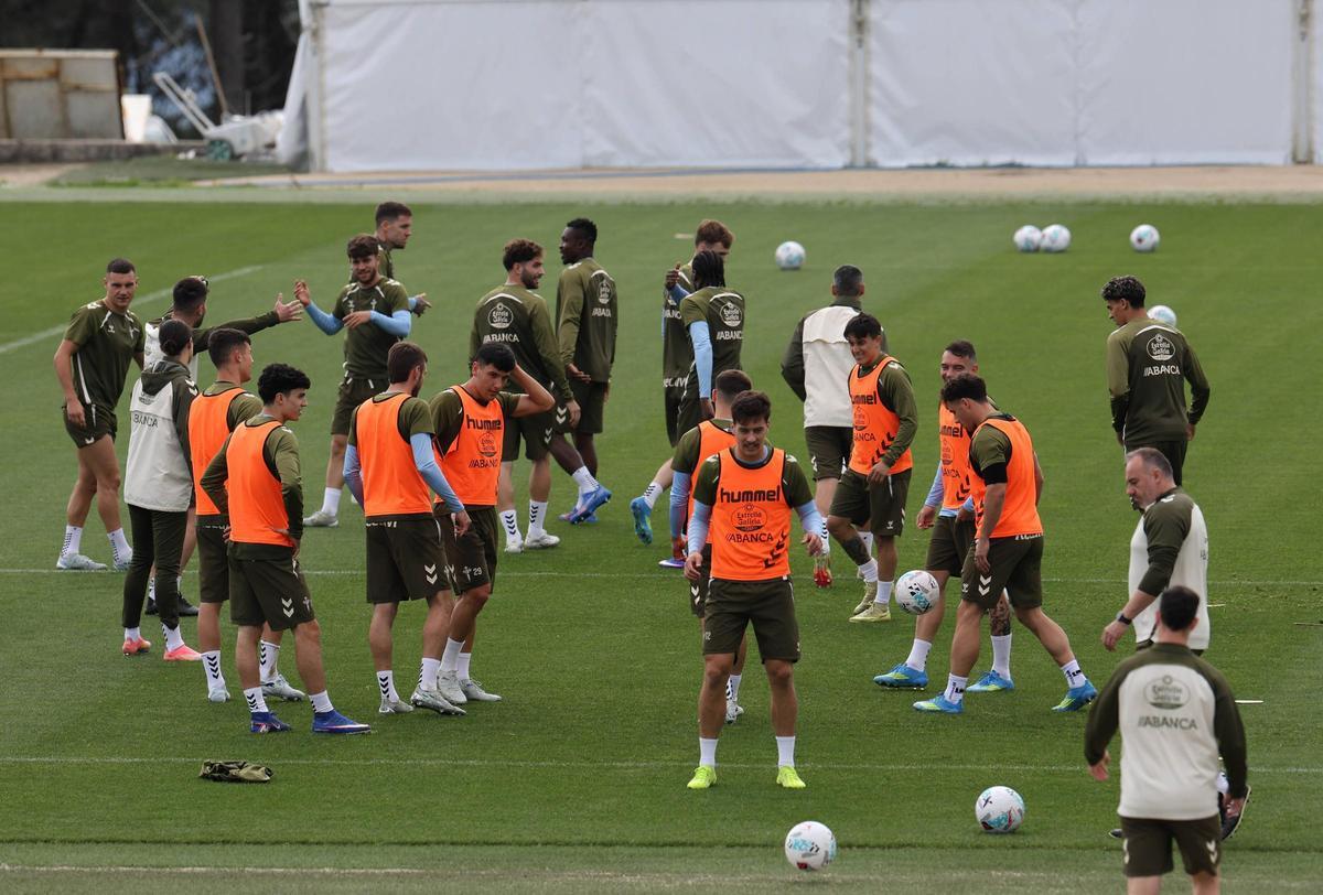 Un momento del entrenamiento de ayer en Afouteza.