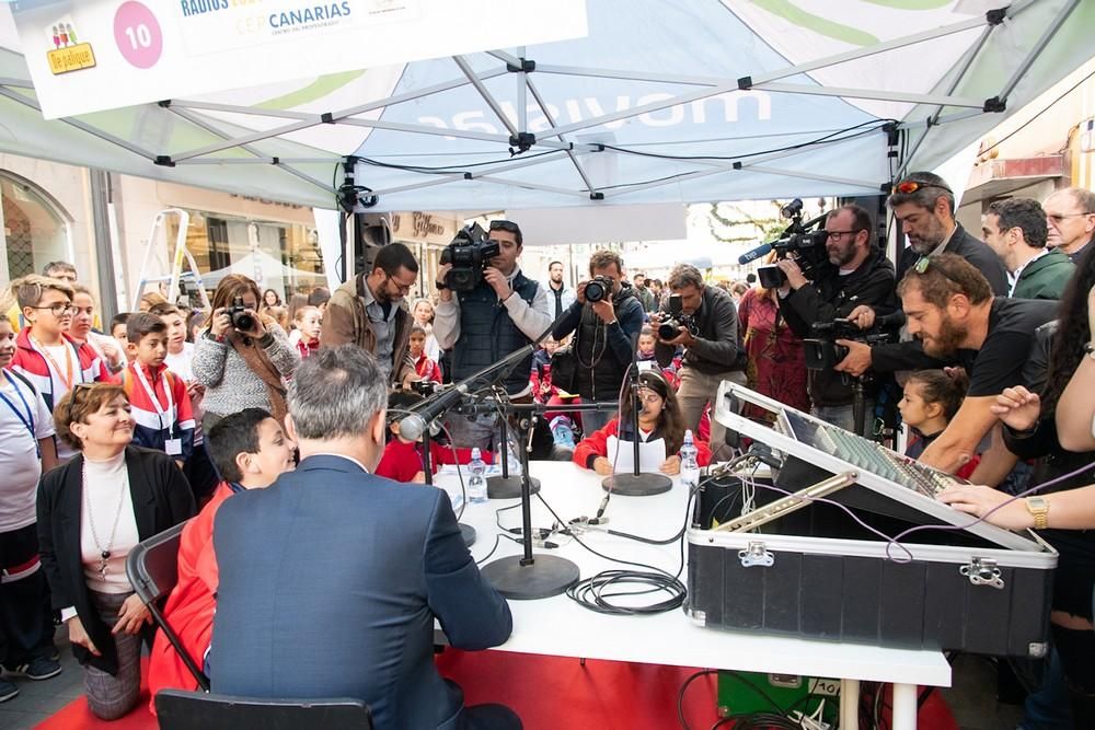 Ángel Víctor Torres participa en el evento 'De Palique, Tu radio en la calle'