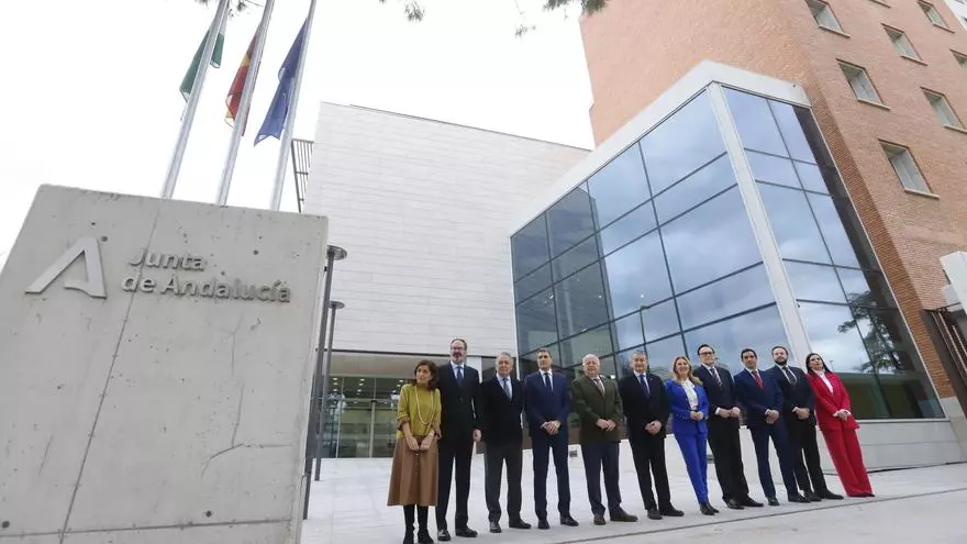 Antonio Sanz inaugura la nueva sede de la Junta en Córdoba