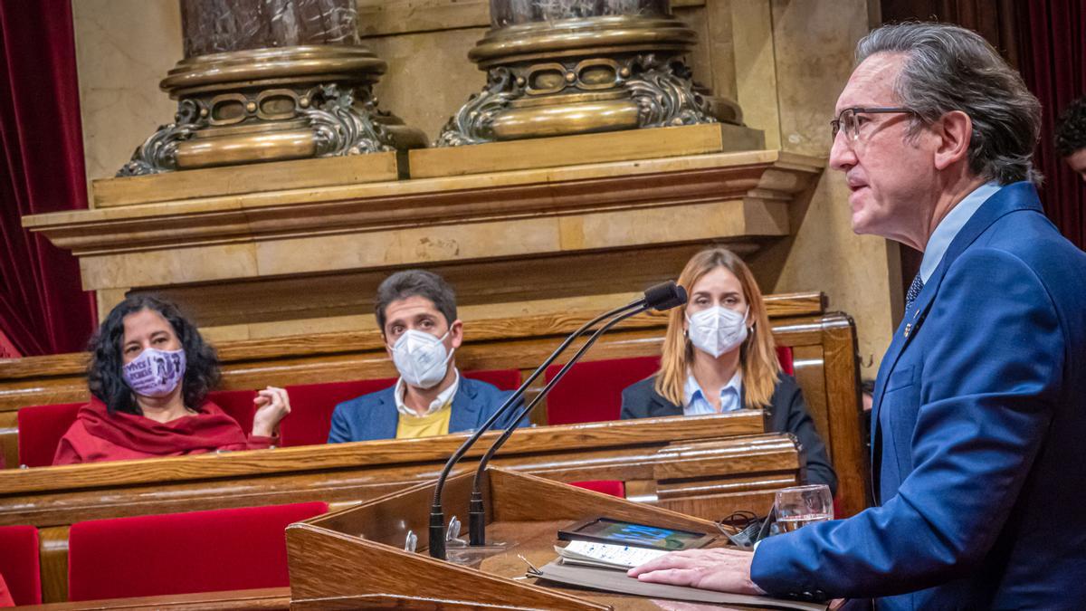 El 'conseller' d'Economia, Jaume Giró, durante el debate sobre la tramitación de los presupuestos en el Parlament.