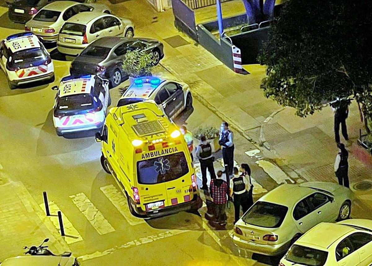 Efectius dels Mossos d’Esquadra i del SEM, en una imatge d'arxiu