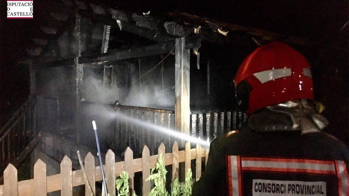 Incendio en una casa en Tales