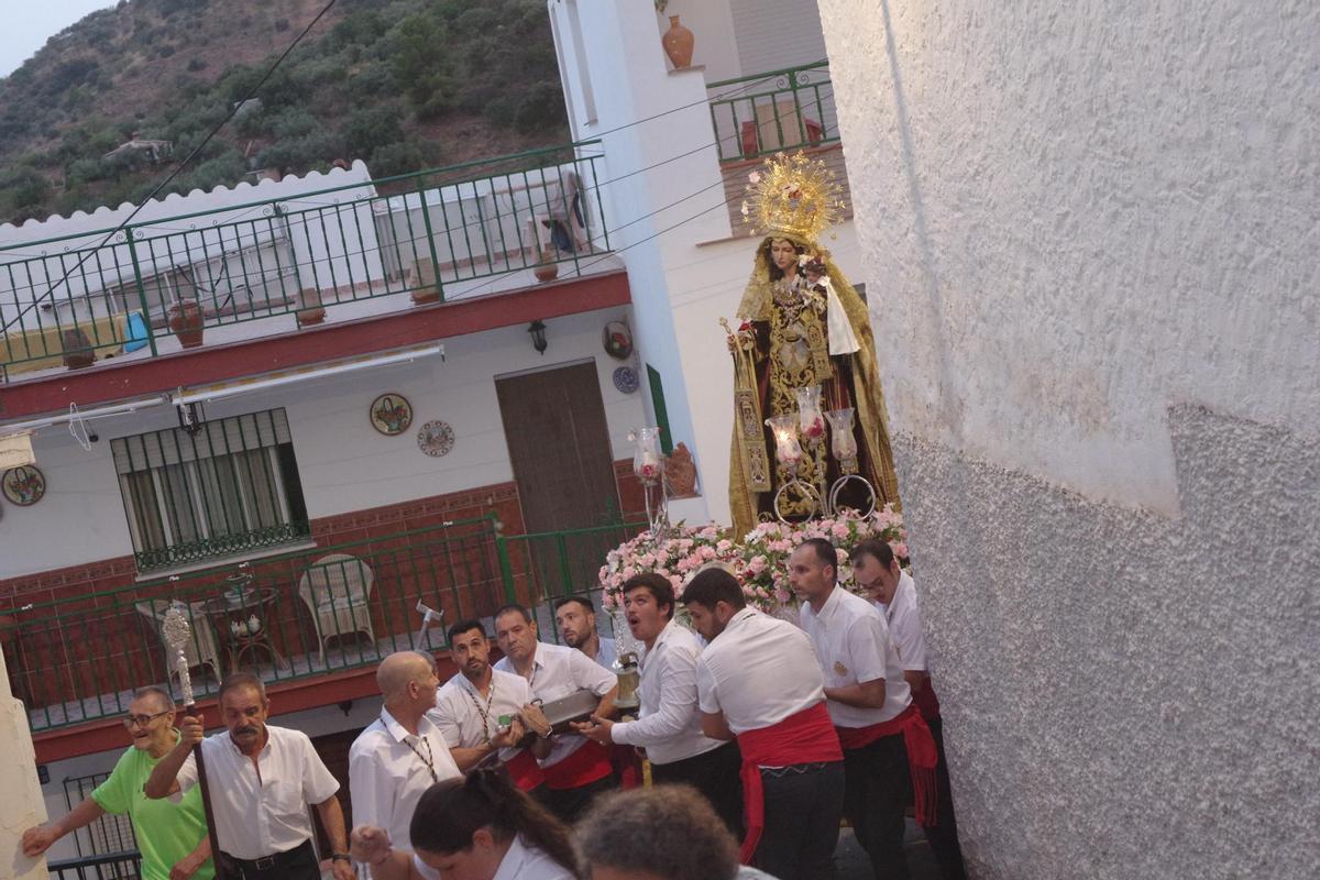 Traslado de la Virgen del Carmen de Olías a la Iglesia de San Vicente Ferrer
