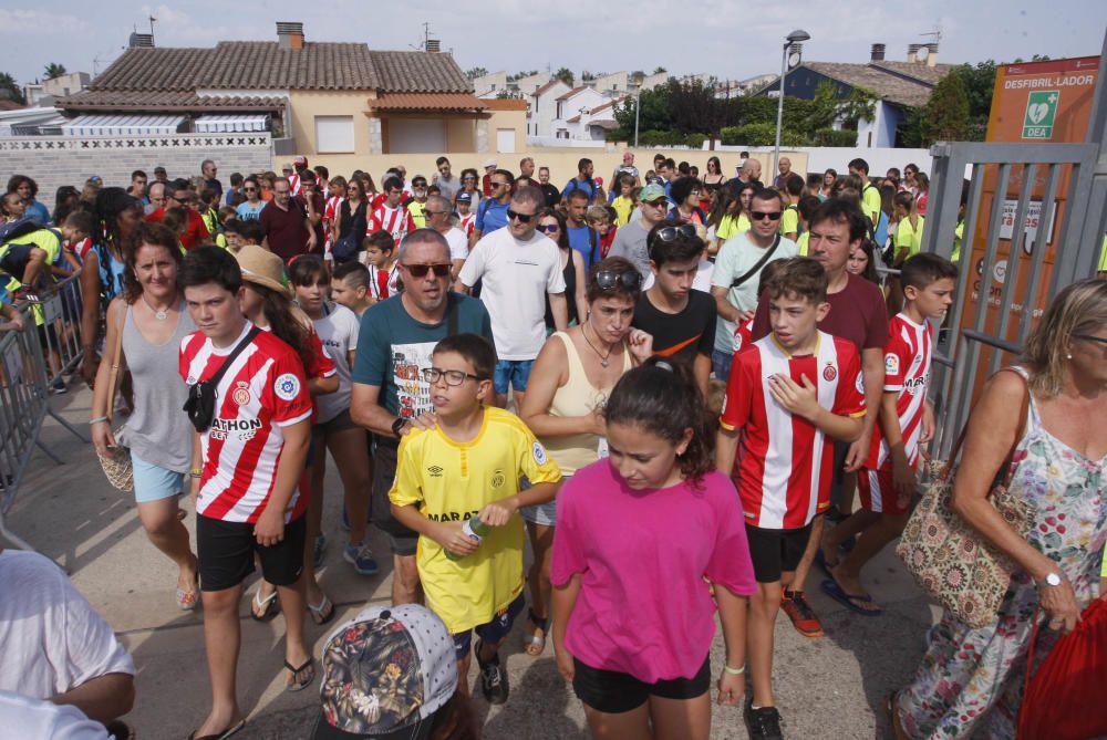 Entrenament de portes obertes del Girona FC a l'Escala