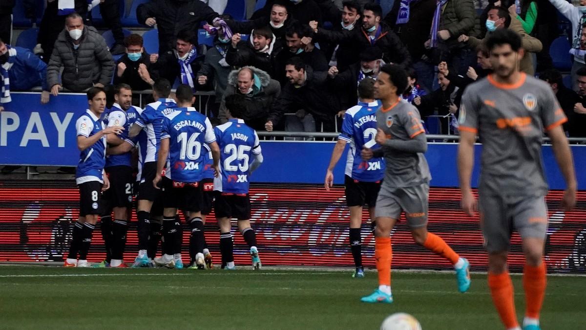 El Alavés celebra un gol ante el Valencia