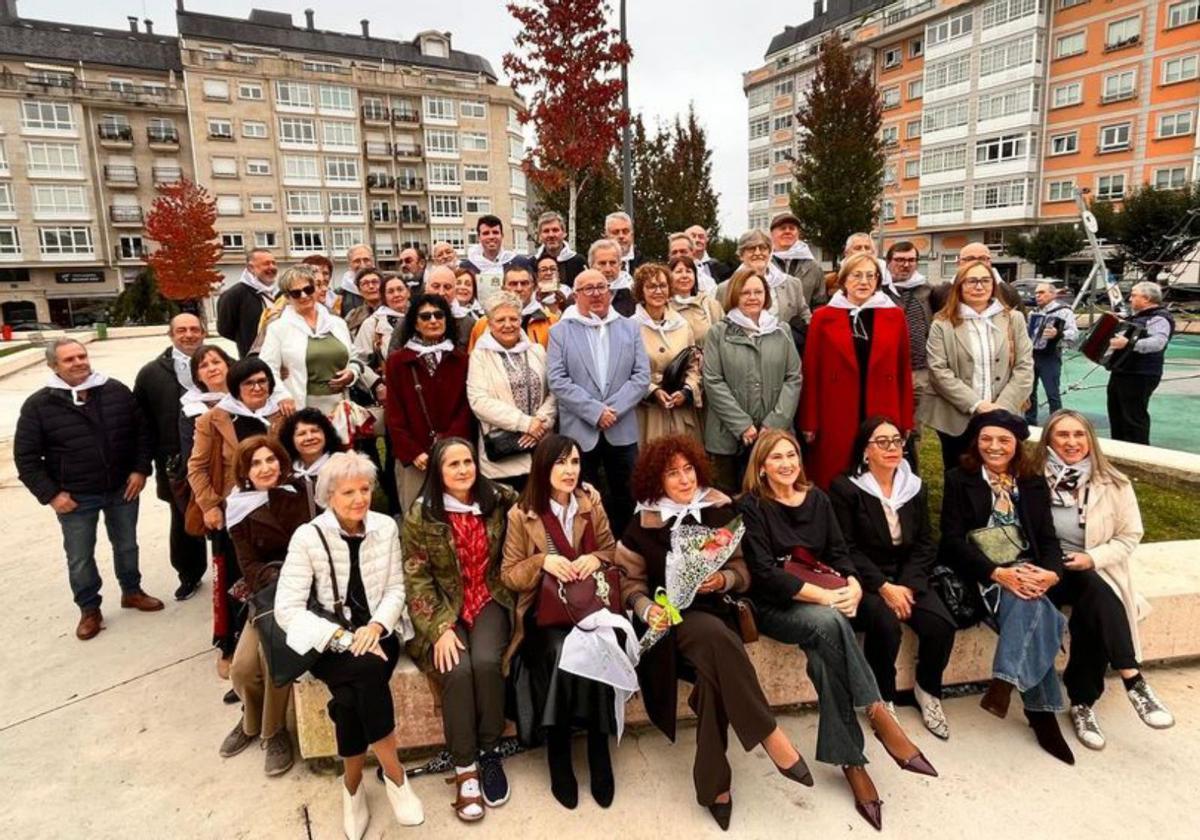 Acto simbólico en los jardines municipales.