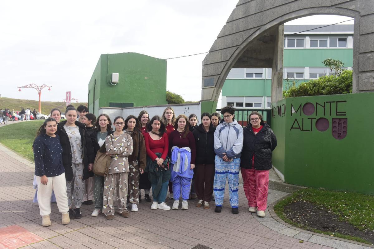 Alumnas del Ánxel Casal afectadas por la huelga