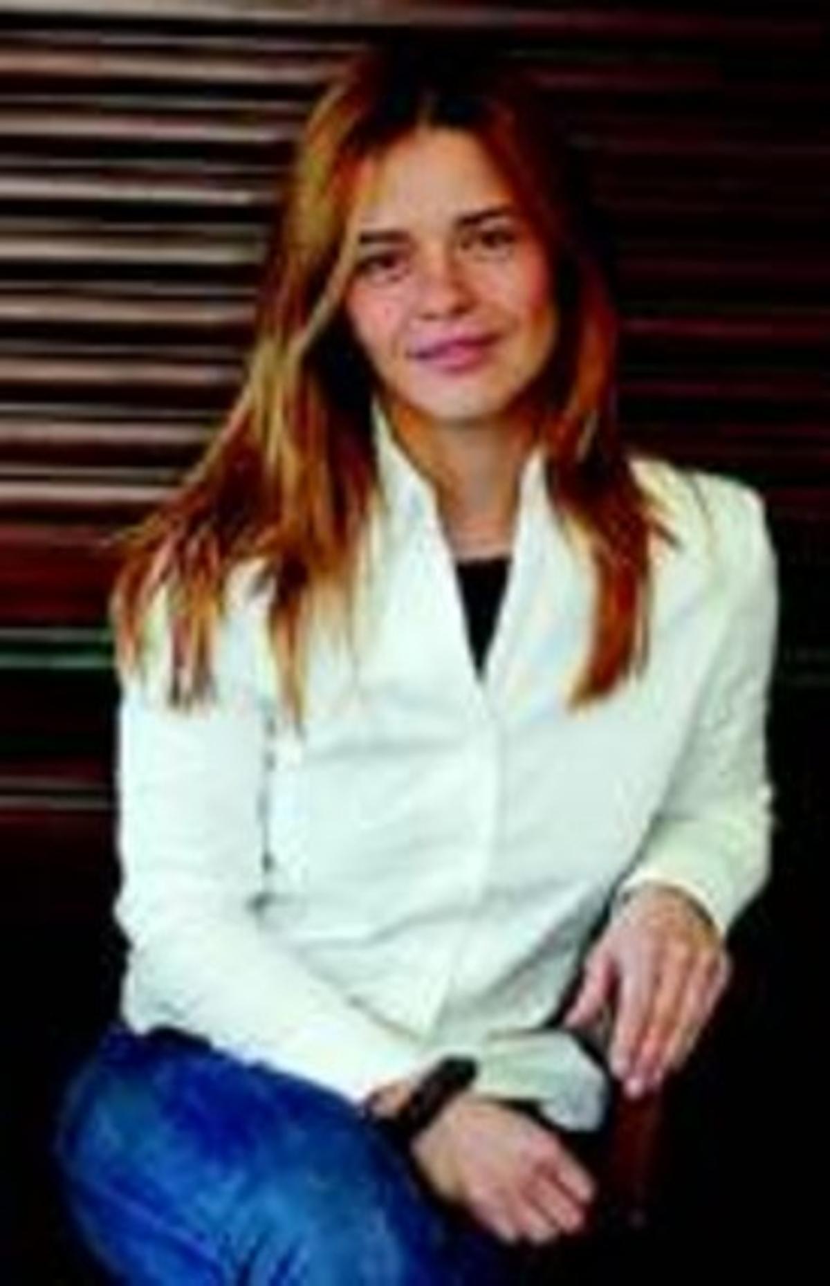 EMBOLICS DE CONTRACTESSusana Barrionuevo canta i té una editorial a Andorra.