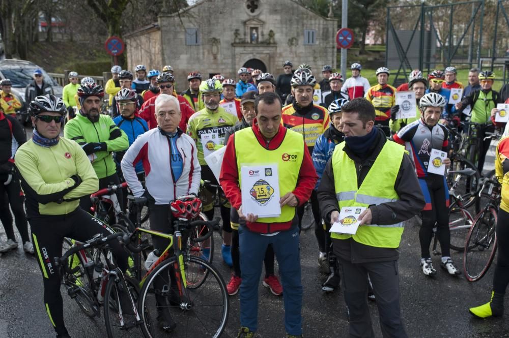 Homenaje a los ciclistas atropellados en A Guarda.