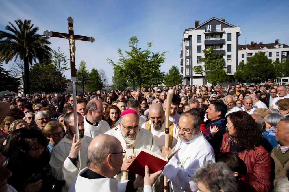 Inauguración de la nueva parroquia de Santa Olaya