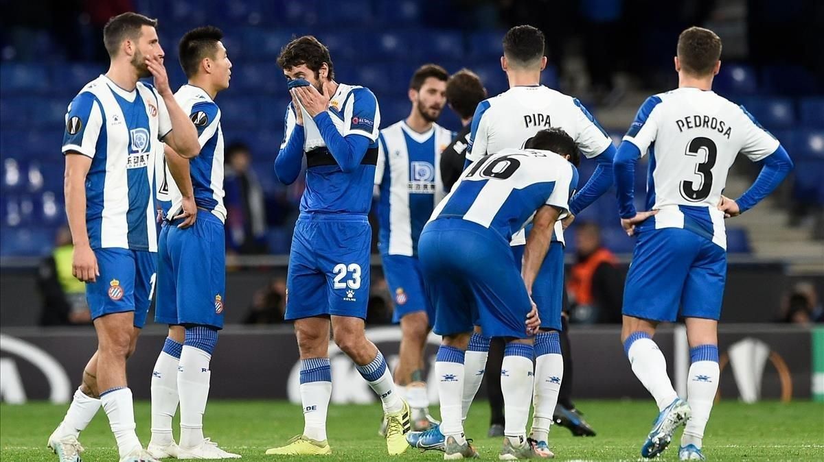 rpaniagua51349717 espanyol players react to cska s goal during the uefa europa191212234042