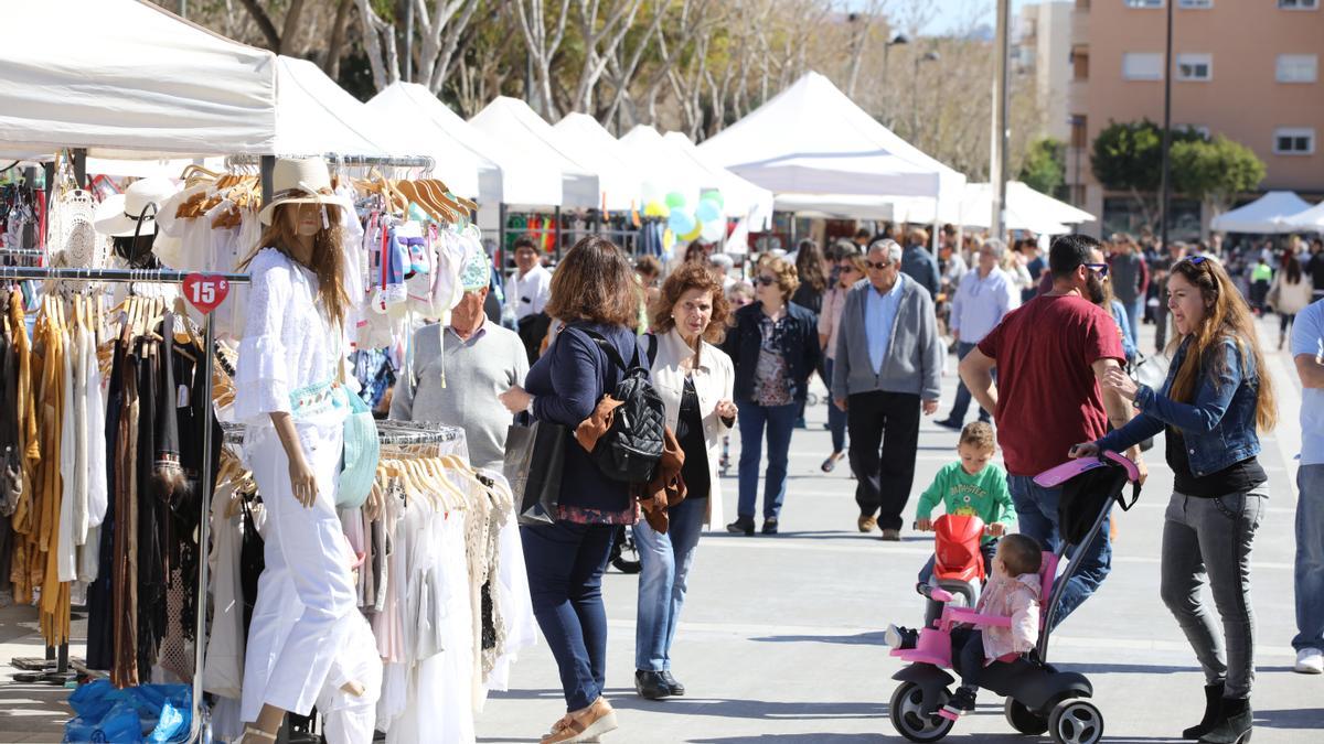 Una edición anterior de la Fira d'Estocs de Ibiza