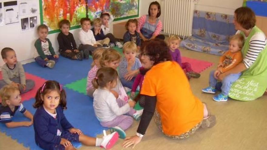 Un grupo de niños de dos años de Son Caliu, en una clase de ´Play in english´.