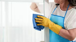 La crema casera y milagrosa para limpiar en casa que arrasa en Tik Tok