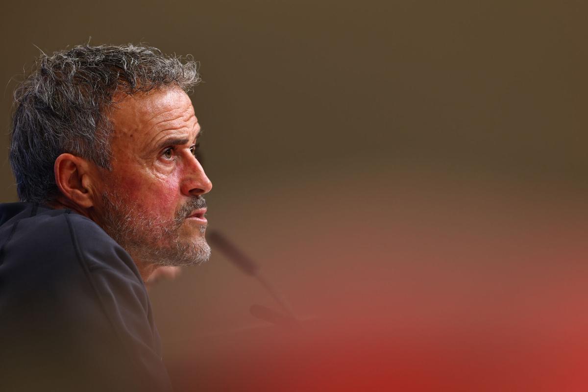 El entrenador del París Saint-Germain, Luis Enrique, en Múnich, Alemania. EFE/EPA/ANNA SZILAGYI