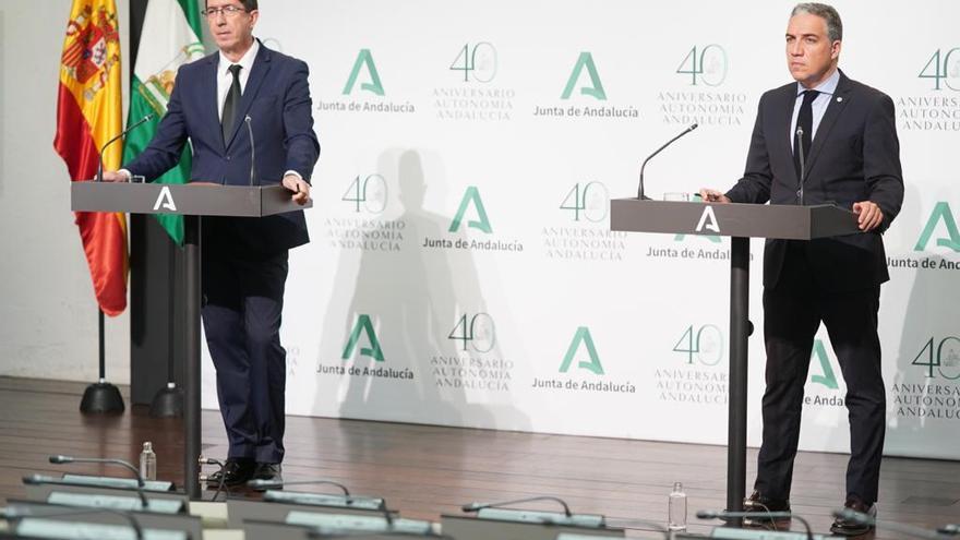 Elías Bendodo y Juan Marín tras el Consejo de Gobierno de  la Junta de Andalucía.
