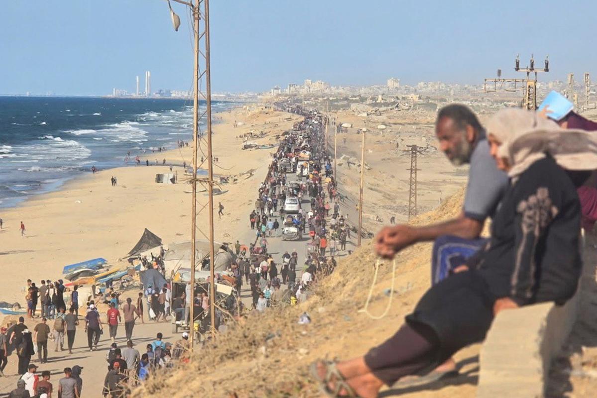 Desplazados palestinos regresan al norte de Gaza en pleno alto el fuego con Israel