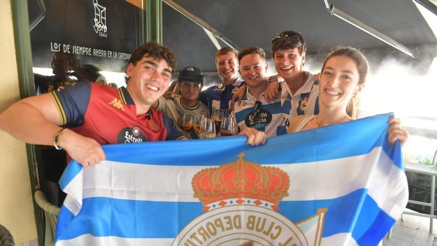 Aficionados del Deportivo en Valladolid: "100% de confianza en el ascenso"