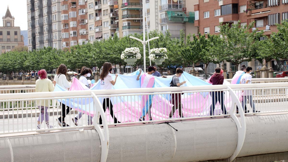 Un momento de la acción de ayer por la mañana en Murcia.